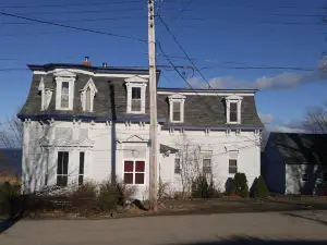 Elevate Rooms at 66 Montague