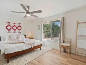 4BR Desert Home w/ Pool, Hot Tub, Firepit & Game Room The Quiet Burn by Avantstay