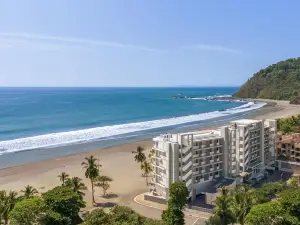 Clarita’s Beach Bar & Resort
