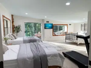 Angel pines Farmhouse