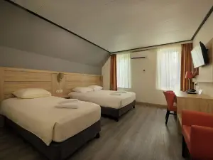 โรงแรมแอทลาส วิลเลจ