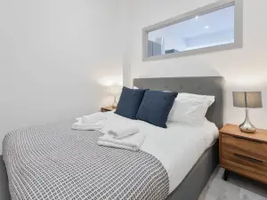 Cosy   Bright 1 Bed Budget Apartment Dudley
