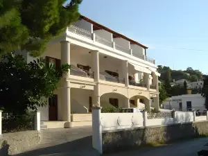 Oasis Hotel