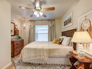 Creekside Cabin 38- Escape the City This Summer