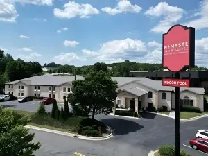 Namaste Inn & Suites Dawsonville