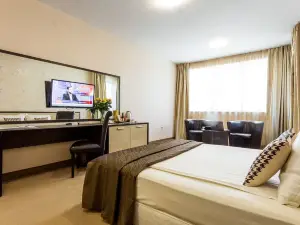 City Avenue Hotel