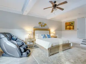 Game Room, Trails! 30-Acre Lakefront Streetman Gem