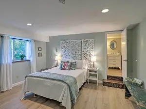 Newly Renovated Penn Yan Apartment < 1 Mi to Lake!