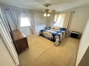 Large & Cozy 4-Bedroom w/ Parking - One Exit to French Quarter & Downtown NOLA