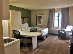 Motel 6 Suites Rochester Henrietta, NY