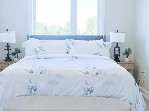 Executive Luxury Condo Corporate Stay Sleeps 4
