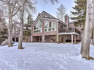 Charming Mtn Home on Golf Course ~ 4 Mi to Slopes!