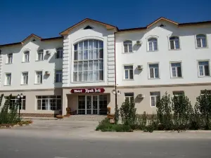 Jipek Joli Hotel