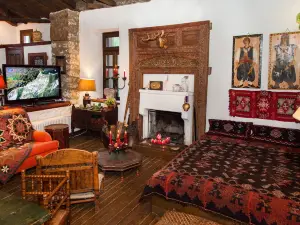 260m2 Unique mountain house in Lilea Parnasos