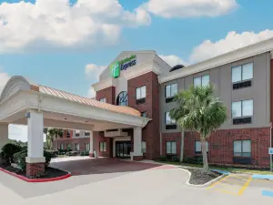 Holiday Inn Express & Suites WINNIE by IHG
