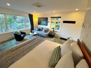 Artisan Suites on Bowen