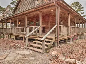 Piney Bluff Retreat with Mountain Views!