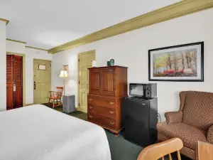 Lamies Inn & the Old Salt Tavern