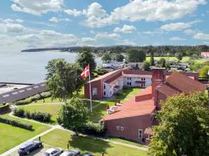 Strandhotel Klinten Aps