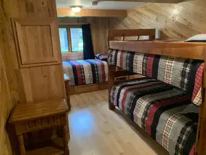 Cozy Lakefront Cabin Getaway - Enjoy Eagle Viewing, Fishing and Kayaking