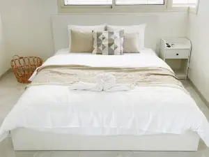 Lux & Comfy ~ Pool ~ Queen Beds