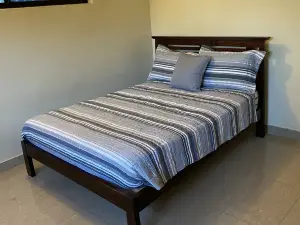 Luxurious  Getaway retreat with tropical lifestyle