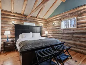 Pigeon Retreat Firepit Playset Dock