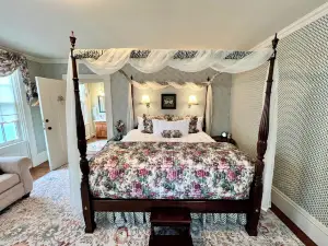 The Oak & Anchor Inn
