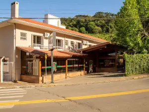 多納艾德莉亞酒店和餐廳