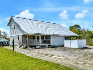 Coastal Retreat with Private Decks and Modern Amenities - Stylish Haven