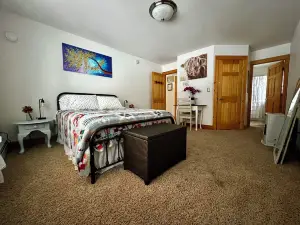 3-bedroom 2 1/2 Bath house Delta Junction close to Clearwater Campground