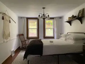 Historic 2BR Home +Patio in Quiet Catskills Hamlet
