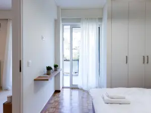 Modern 2-Bedroom Apartment in Downtown Glyfada