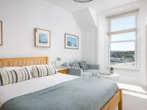 The Edge of the Beach Formally the Edgcumbe Hotel