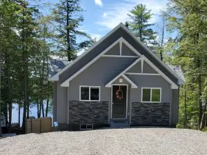 Maine Lakeside Retreat