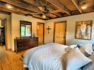 Bungalow Cabin w/ Spa on 160 Acres, New Host! Over 200 Exceptional Reviews!