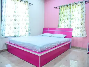 Charming 2-bedroom villa in welcoming Wai with WiFi