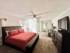 Bright and Spacious Duplex