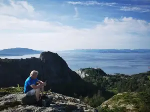 Sjarmerende Hus Med Veldig Stort Uteareal.