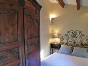 La Suite Margot, 9th Century Priory