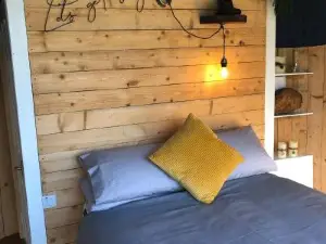 Hilltop Hideaway - Secluded Pod with Private Hot Tub
