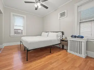 Vacation Home Sleeps 10 w/ Game Lounge · 5 mins walk to NYC/EWR Train