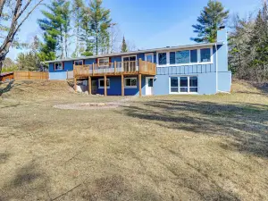 Family-Friendly Lakefront Retreat in Tomahawk!