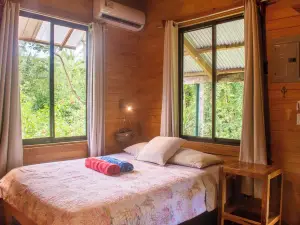 Treehouse in the Canopy close to beach - large garden with trails - Pavones wave