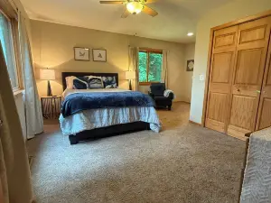 Spacious Northwoods Getaway!