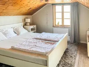 2 Bedroom Stunning Home in Sommen