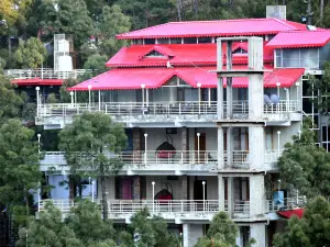 Ellays Dream Resort