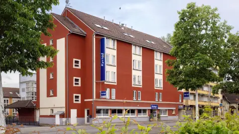 Evette building