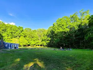 Oversized Country house, Quiet Retreat & Gathering space ~NEW !!!