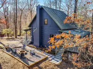 The Willows Short Drive to Dollywood & Gburg!